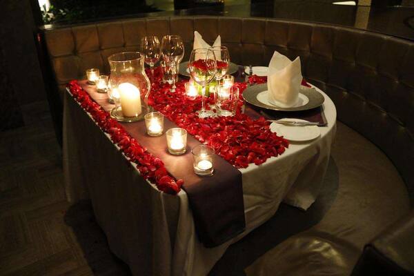 Candlelight Dinner At The Roseate Hotel And Resorts Things To Do In New Delhi Makemytrip - Candle Light Dinner Decoration At Home Candlelight Dinner At The Roseate Hotel And Resorts Things To Do In New Delhi Makemytrip - Candle Light Dinner Decoration At Home